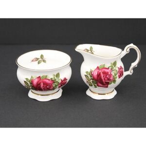 Elizabethan‎ Fine Bone China Creamer and Sugar Bowl Set Red Rose Made in England